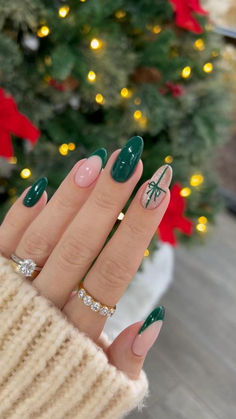 Christmas Gel Nails, Festival Nails, Xmas Nails, Short Acrylic Nails, Cute Acrylic Nails, Green Nails, Holiday Nails