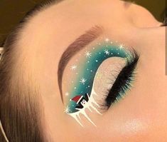 Christmas Theme Makeup, Wedding Makeup Aesthetic, Easy Christmas Eyeshadow Looks, Christmas Makeup Art, Creative Christmas Makeup Looks, Makeup Noel, Christmas Eyeliner, Christmas Eyeshadow Looks, Winter Eye Makeup