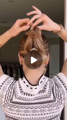 Quick Updo Long Hair, Easy Quick Updos For Long Hair, Hair Bun Tutorial Easy, Easy Hair Buns For Long Hair, Quick Easy Updos For Long Hair, Easy Updo Long Hair, Quick Updo Hairstyles, Wedding Bun Tutorial, Easy Updos For Long Hair Formal