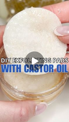 Castrol Oil, Baking Soda Face, Exfoliating Pads, Castor Oil, Homemade Beauty Products, Hair Health, Beauty Tools, Natural Health