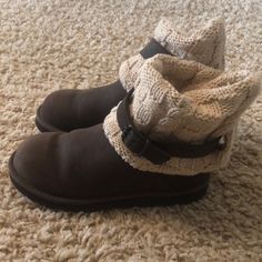 Brand New Condition! Worn Twice. Women’s Brown Ugg Sweater Boots. Size 5 In Ugg Women’s Which Fits Like A 7. Clean, Smoke Free Home. Ugg Sweater, Ugg Shoes Women, Ugg Sweater Boots, Ugg Women, Womens Ugg Boots, Sweater Boots, Womens Uggs, Ugg Shoes, Winter Rain