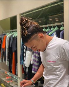 Kenji Natsume, Man Bun Curly Hair, Long Hair Fade, Mohawk Hairstyles Men, Haircut For Square Face, Gents Hair Style, Guy Haircuts Long, Men Hair Color