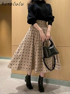 Stile Hijab, Hijabi Fashion Casual, Trendy Dress Outfits, Stil Elegant, Neue Outfits, Korean Fashion Dress, Muslim Fashion Outfits, Elegante Casual, Muslimah Fashion Outfits