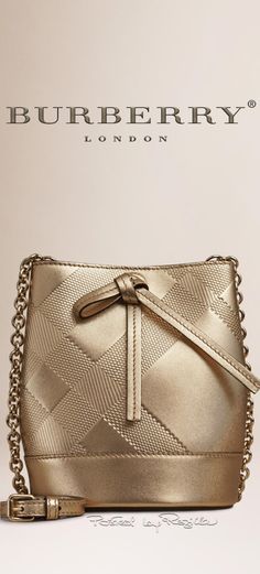 Regilla ⚜ Burberry Burberry Handbags, Prada Handbags, Purses Designer, Stylish Bag, Beautiful Bags, Burberry Bag, Fun Bags, Clutch Handbag