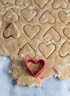 Homemade apple peanut butter dog treats are an easy and healthy way to say I love you to your fur babies! recipe via itsybitsykitchen.com #dogtreats #peanutbutter #homemadedogtreats #dogbiscuits Peanut Butter Ideas, Butter Ideas, Baby Treats, No Bake Dog Treats, Bacon Dog Treats, Homemade Dog Cookies, Bacon Dog