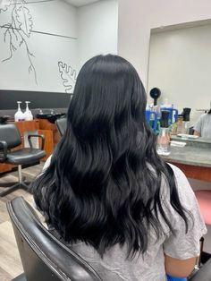 Medium length blue black hair with loose curls, healthy hair Black Hair Healthy, Black Hair Color Medium Length, Medium Jet Black Hair, Black Hair Inspo Medium Length, Jet Black Medium Length Hair, Off Black Hair Color, Medium Black Hair With Layers, Black Hair Inspo Medium