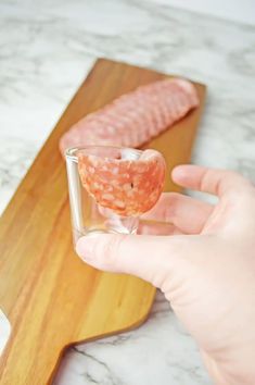 A quick and easy tutorial how to make beautiful charcuterie roses from salami. Charcuterie Rose How To, How To Make Rose Salami, Diy Salami Rose, How To Make Salami Roses For Charcuterie Board