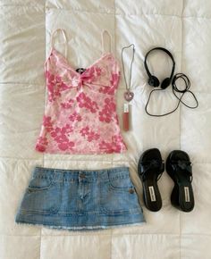 Summer Outfit Essentials, Spring Outfit Layout, H2o Clothes, H20 Outfits Aesthetic, H2o Outfits, Summer Essentials Clothes, Casual Date Night Outfit Summer, Y2k Summer, Outfit Inspo Summer