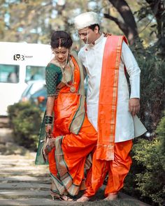 मराठी Wedding Look, Maharashtrian Pre Wedding Photoshoot, Marathi Cupels Photo, Marathi Wedding Look Couple, Maharashtrian Groom Outfit, Maharashtrian Groom Outfit Wedding, Groom Wedding Look, Marathi Wedding Look, Marathi Outfit