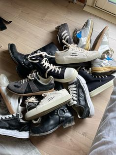 margiela replica, rick owens, maison mihara, saint laurent shoes, golden gooses, samba wales bonner Ig Pics, Margiela Replica, Maison Mihara, Wales Bonner, Saint Laurent Shoes, Aesthetically Pleasing, Rick Owens, Wales, Saint Laurent