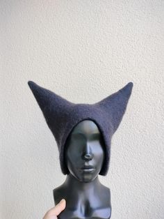 I make this hat from sheep wool using the felting method in the form of a female horned medieval headdress. It is frameless and holds its shape due to the density of felt. The horns are hard enough to hold the shawl when wearing a hat with a shawl in the medieval fashion. To order, measure your head circumference and select size and color. 1 inch = 2.54 cm. If you want a specific shade of green, blue or any other color, send me a message with a photo of the desired color in the palette or on the Medieval Headdress, Historical Reenactment, Medieval Fashion, Wearing A Hat, White Hat, Costume Hats, Felted Wool, Head Circumference, Sheep Wool