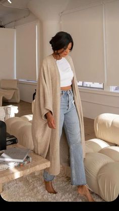 Stile Casual Chic, Pastel Outfit, Outfit Jeans, Slouchy Beanie, Mode Inspo, 가을 패션, Looks Style, Mode Inspiration, Fall Winter Outfits