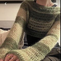 any patterns or advice for making a top like these? the pics are from pinterest and I can't find the original creators :/ Gilet Crochet, Mode Crochet, Estilo Hippie, Crochet Fashion Patterns, Diy Crochet Projects, Free Crochet Patterns, Crochet Fashion, Crochet Sweater, Cute Crochet