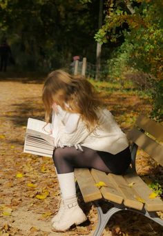 Currently living in the autumn curt. But more peaceful 🕊️
#acotar #acotarbook #booklover #booktok #reading #autumn #autumnmood #fall #fallfavorites #falloutfitideas #outfitidea #bookreccomendation Reading Autumn, In My Own World, Reading Words, Fall Favorites, Autumn Day, Book Nerd, Book Lovers, Books To Read, Fall Outfits