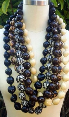 Wedding Luau, Luau Graduation, Kukui Nut Lei, Pearl City Hawaii, Hawaiian Necklace, Kukui Nut, Graduation Leis, Rainbow Crafts, Hawaii Usa