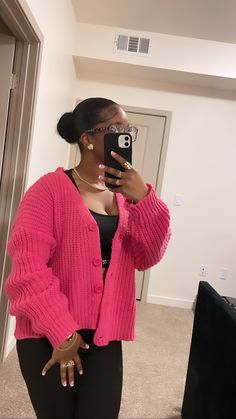 Cozy Outfit Black Women, Simple Outfit Black Women, Pink Cozy Fit Tops For Streetwear, Cozy Girl Aesthetic Black Women, Pink Comfy Sleepwear With Cozy Fit, Pink Comfy Cozy Fit Sleepwear, Pink Cardigan Outfit, Cute Modest Outfits