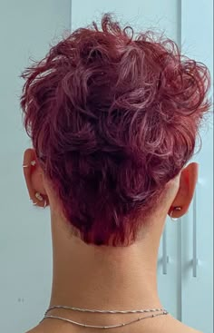 Curly Edgy Hairstyles, Men Mullet Hairstyle, Edgy Curly Hairstyles, Men Mullet, Curly Hairstyles Men, Hairstyle Fade, Androgynous Haircut, Curly Hair Wavy, Edgy Hairstyles