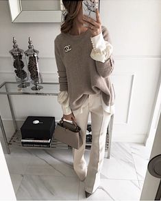 winter light✨ silk blouse ML #fashion #style #instagram #inspiration #moda #ootd #look White Pants, Outfit Idea, Look Fashion, Classy Outfits, Beautiful Outfits