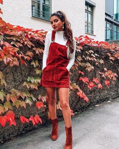 fashion inspo // fall outfit // red overalls Red Overalls, Pullovers Outfit, Overalls Fashion, Pullover Outfit, Pinterest Fashion, Party Outfits, Mode Inspo, Red Outfit, Look Vintage