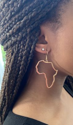 Outline of Africa Earrings Africa Outline, African Print Maxi Dress, Beauty Of Africa, Africa Earrings, African Continent, Drop Earrings Gold, African Earrings, Earring Trends, Africa Map