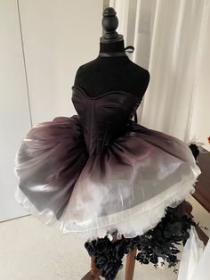 Ohne Knochen Mieder Schwarz Ombre trägerloses Ballettkleid Bone Dress, Purple Color Combinations, Swan Dress, Boned Bodice, Puff Dress, Jumper Skirt, Black Ombre, Sleeveless Dresses, Ballet Dress