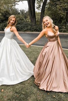 pinterest: aashlynwiswall Gold Satin Prom Dress, Ivy Wedding, Formals Dresses, Xv Ideas, Satin Long Prom Dress, Prom Dresses Cheap, Prom Picture Poses, Simple Satin, Satin Prom Dresses