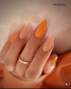 Orange Fall Almond Nails, Almond Gel Nails Ideas Fall, Fall Nails For Dark Skin Tone, Orange Matte Nails Design, Orange Thanksgiving Nails, Orange Almond Nails Designs, Almond Orange Nails, Mustard Yellow Nails Designs, Orange Gold Nails