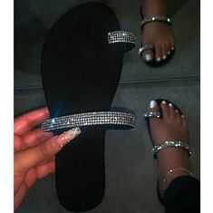 ! These Luxe Patent Black Sandals Are Completely Embellished In Diamonds In All The Straps! Vegan Suede Materials Bedazzled Toe Strap & Foot Strap Cushioned Insole Shoe Height: 3.5" Heel Height: 0.5" Black Color True Size Glitter Slippers, Bling Flip Flops, Ladies Slides, Sparkle Sandals, Rubber Slippers, Bling Sandals, Flip Flops Beach, Glitter Flats, Casual Rings