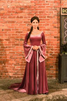 Guinevere Theme Dress, Book Clothes, Episode 5