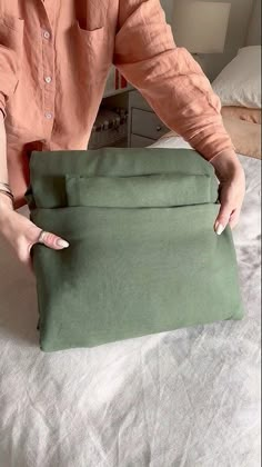 How To Fold A Sheet Set Together, Organize Sheets And Blankets, How To Fold Bed Sheet Sets, How To Fold A Queen Size Fitted Sheet, Fold Sheets Into Pillowcase, How To Fold A Sheet, Bed Sheet Organization Ideas Closet, Fold Sheet Sets Together, How To Fold Bedding Sets