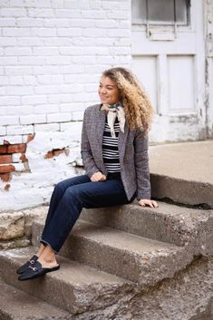 stripes and blazer outfit Silk Scarf Outfit, My Chic Obsession, How To Look Expensive, Head Scarf Styles, Scarf Outfit, Blazer Outfit, Blazer Outfits, Work Attire, Fall Wardrobe