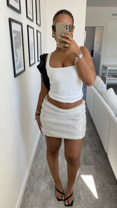 sequin skirt outfit Sparkly White Skirt, Sequin Mini Skirt Outfit, Glitter Skirt Outfit, White Sequin Skirt, Sequin Skirt Outfit, Ibiza Summer, 2024 Fits, Glitters Skirt, Nye Outfits