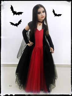 Vampire Makeup For Girls Kids, Kids Vampire Costume Girl, Kids Vampire Makeup Girl, Vampire Make Up Kids, Diy Vampire Costume Kids, Vampire Makeup Kids, Vampire Girl Costume, Girl Vampire Costume, Kids Vampire Costume