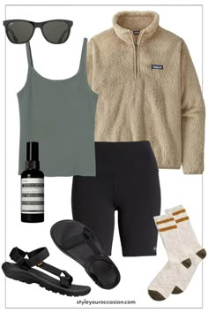 Camping Womens Outfits, Active Wear Outfits Women, New Zealand Summer Outfits, Montana Outfits Summer, Camping Outfits Fall, Cute Hiking Outfit Summer, Camping Outfits For Women Summer Casual, Outdoor Style Women