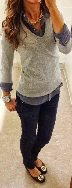 I like the shirt layered under the sweater, casual but dressy enough for work. Teacher Clothes, Legging Outfits, Fall Outfits For Work, Stitch Fix Inspiration, Teacher Outfits, Winter Mode, Looks Chic