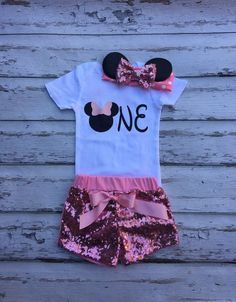 a minnie mouse shirt and shorts set with pink sequins