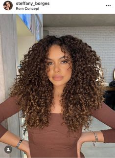 Long Layered Curly Hair, Layered Curly Haircuts, Embrace Natural Hair, Natural Curly Hair Cuts, Highlights Curly Hair, Layered Curly Hair, Hair Curling Tips, Curly Hair Tutorial, Curly Hair Photos