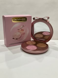 MAC 2022 Bubbles & Bows Effervescence Extra Dimension Face Compact: Light Will be shipped asap after the payment is received Cute Makeup Brands, Makeup Items Aesthetic, Cute Makeup Packaging, Pretty Makeup Products, Cute Makeup Products, Must Have Makeup Products, Beauty Makeup Products, Amazon Beauty, Makeup Accesories