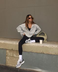 Cold Weather Outfits Athleisure, Workout Cute Outfits, Athletic Event Outfit, Casual Everyday Outfits Aesthetic, All Sweats Outfit, Athletic Leisure Outfit Winter, Autumn Athleisure Outfits, Sports Outfits Winter, Airport Athleisure Outfits