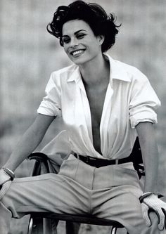 Magali Amadei, Style Androgyne, Casual Attire For Women, Peter Lindbergh, Linda Evangelista, Androgynous Fashion, Look Vintage, Harper's Bazaar, White Photo