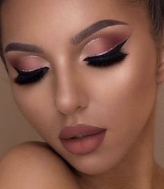 Machiaj Smokey Eyes, Teknik Makeup, Make Up Designs, Prom Eye Makeup, Hot Makeup, Pinterest Makeup, Glam Makeup Look, Makijaż Smokey Eye