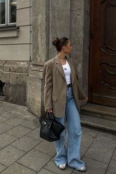 Outfits For The Office, Adidas Samba Outfit, Outfits Nyc, Samba Outfit, Italy Outfits, Rainy Day Outfit, Mode Inspo, Blazer Outfits, Outfit Inspo Fall