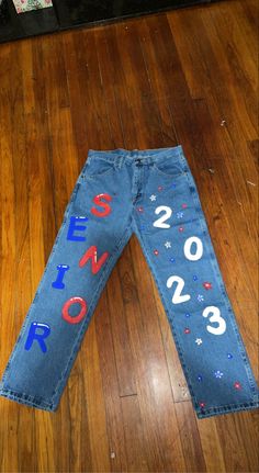 Senior Jeans Red White And Blue, Senior Pants Ideas 2023, Senior Pants Ideas, Senior Jeans Painted, Bestie Activities, Homecoming Jeans