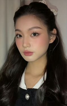 Maquillaje Glowy, Makeup Asia, Makeup Layout, Romantic Makeup, Princess Makeup, Tanned Makeup