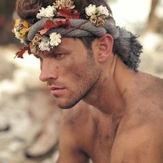 #CHADMASTERS #MANOFGOD #CHILDOFCHRIST #NEXTMODELS #GENTELMAN #BEAUTIFUL Man With Flowers, Brazil Beauty, Flowers For Men, Austin Photography, Mode Boho, Male Photography, Foto Poses, Flower Boys, Male Face