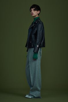 JOHN LAWRENCE SULLIVAN -Women's- 2016-17秋冬コレクション | 東京 Jacket Outfit, Pantalon Large, Mode Inspo, 가을 패션, Looks Style, Outfits Casuales, Look Cool, Look Fashion