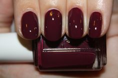 Nail Art Designs Burgundy, Maroon Nail Polish, Maroon Nail, Burgundy Nail Designs, Nail Polish Ideas, Modern Nail Art, Nails 2018, Nails Yellow, Summer Colours