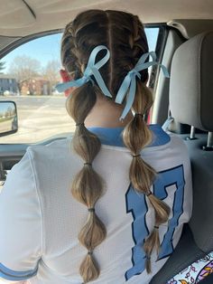 Two Braids Into Bubble Braids, French Braid Volleyball Hairstyles, Hair Inspo Bubble Braids, Dutch Braid To Pigtails, French Braid Softball Hair, Bubble Braid Pictures, Cheer Hairstyles Bubble Braids, Bubble Braids Sports, Bubble Braid Sports Hairstyles