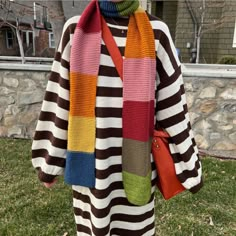 Bold Color Fashion, Knit Scarf Outfit, Color Block Outfits, First Knitting Project, Winter Fits, Knit Fashion, Crochet Accessories, Knitting Inspiration