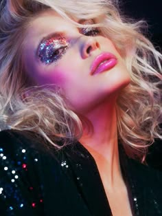 70s Disco Makeup, 80s Makeup Trends, Glam Rock Makeup, Look Disco, Disco Makeup, Rock Makeup, 70s Makeup, 80s Makeup, 70s Glam